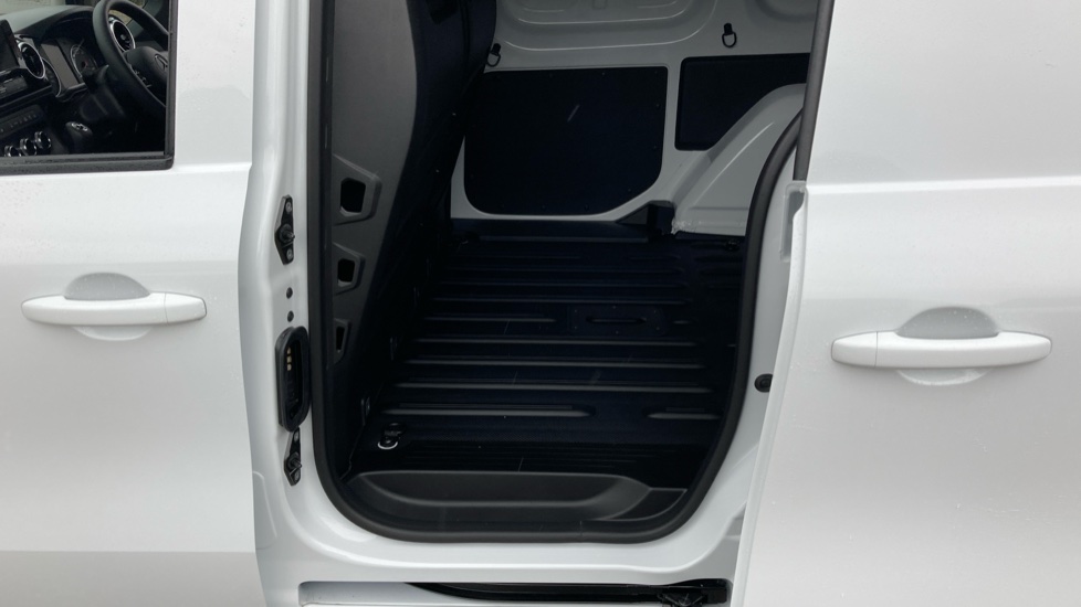 Mercedes-Benz Citan EL1 Electric 90kW 45kWh Progressive Van Auto - Image 15