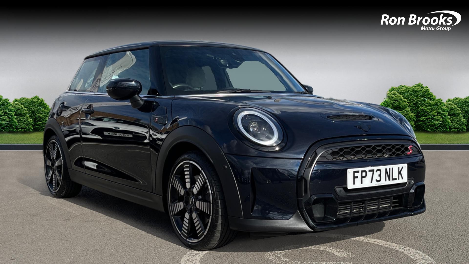 Mini Hatch 2023
