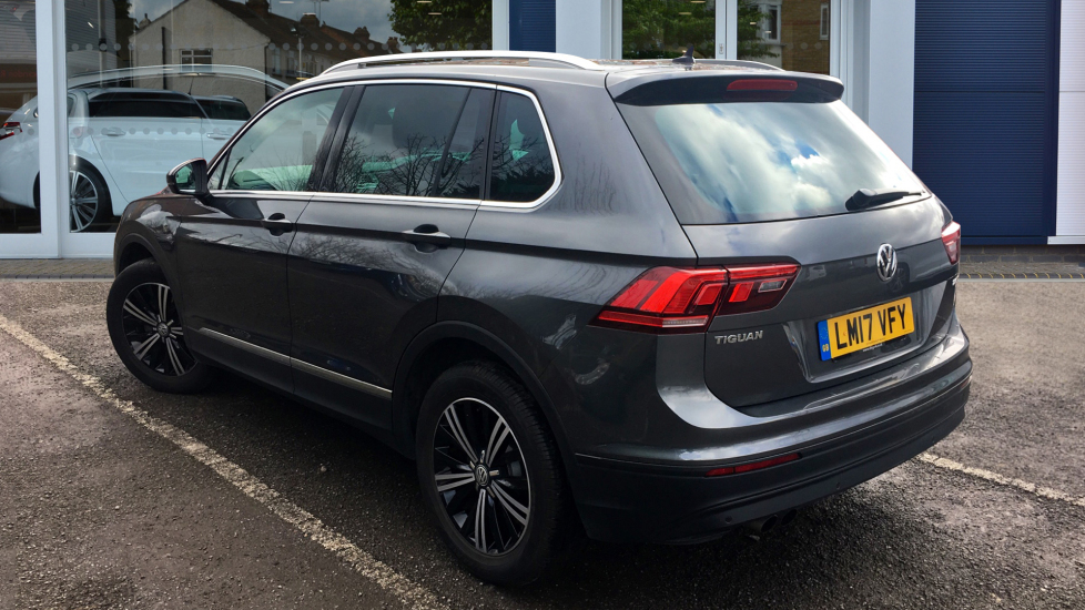 Used Volkswagen Tiguan SUV 2.0 TDI BlueMotion Tech SE (s/s) 5dr Manual