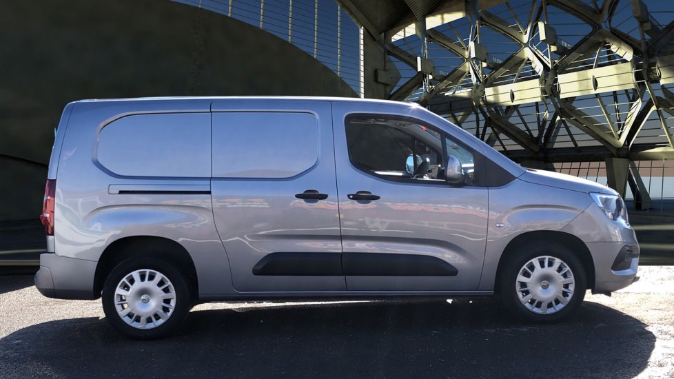 Used Vauxhall Combo 1.6 L2h1 2300 Sportive S/S 2019 for ...