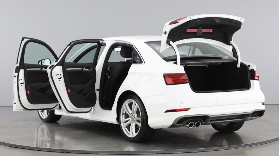 Audi A3 Saloon S line 1.4 TFSI cylinder on demand 150 PS S ...