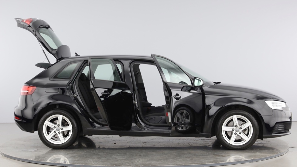 Audi A3 Sportback SE Technik 30 TDI 116 PS 6-speed £18,500