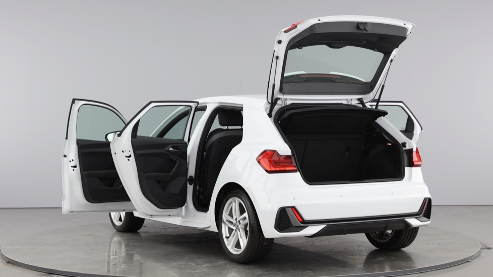 Audi A1 Sportback S line 30 TFSI 116 PS S tronic £21,000