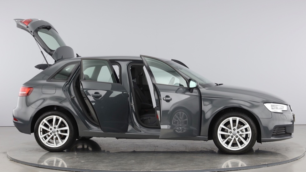 Audi A3 Sportback SE Technik 30 TDI 116 PS 6-speed £18,000