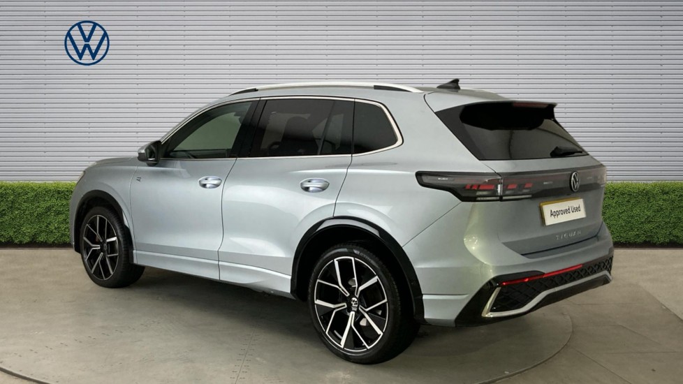 Volkswagen Tiguan 2.0 TDI R-Line 5dr DSG Diesel Estate - Image 3