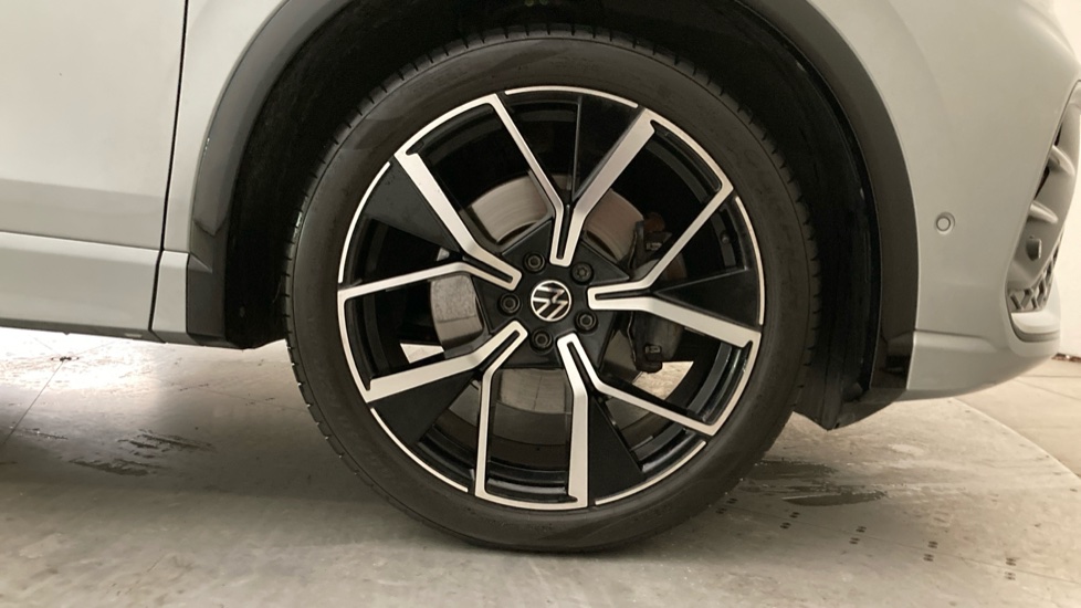 Volkswagen Tiguan 2.0 TDI R-Line 5dr DSG Diesel Estate - Image 5