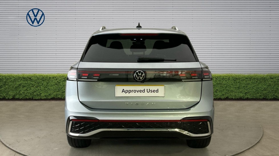 Volkswagen Tiguan 2.0 TDI R-Line 5dr DSG Diesel Estate - Image 8