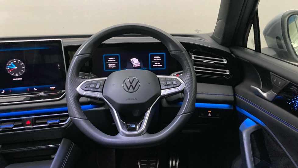 Volkswagen Tiguan 2.0 TDI R-Line 5dr DSG Diesel Estate - Image 10