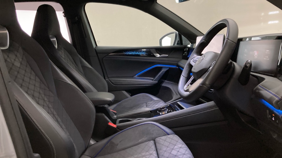 Volkswagen Tiguan 2.0 TDI R-Line 5dr DSG Diesel Estate - Image 15