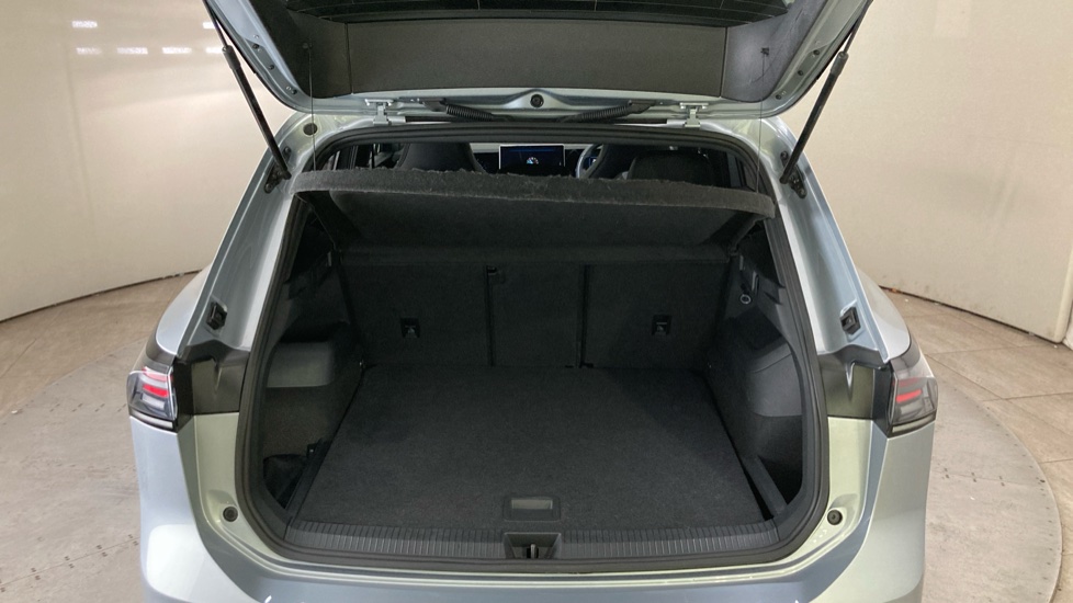 Volkswagen Tiguan 2.0 TDI R-Line 5dr DSG Diesel Estate - Image 20