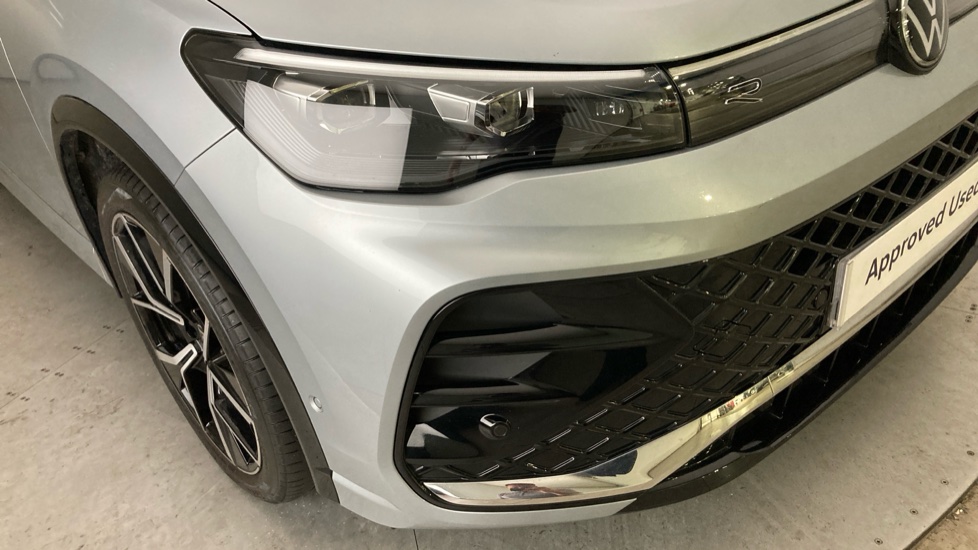 Volkswagen Tiguan 2.0 TDI R-Line 5dr DSG Diesel Estate - Image 21