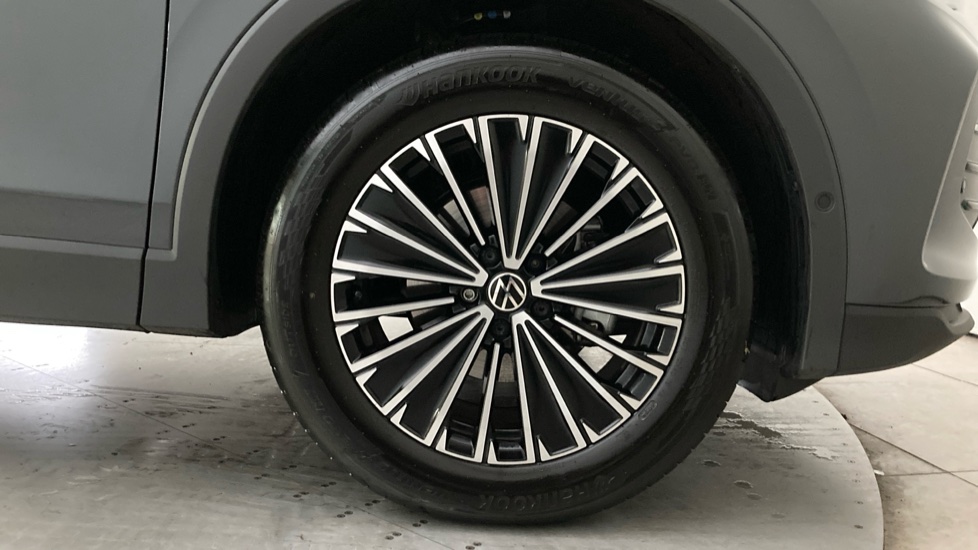 Volkswagen Tiguan 1.5 eTSI Match 5dr DSG Petrol Estate - Image 5