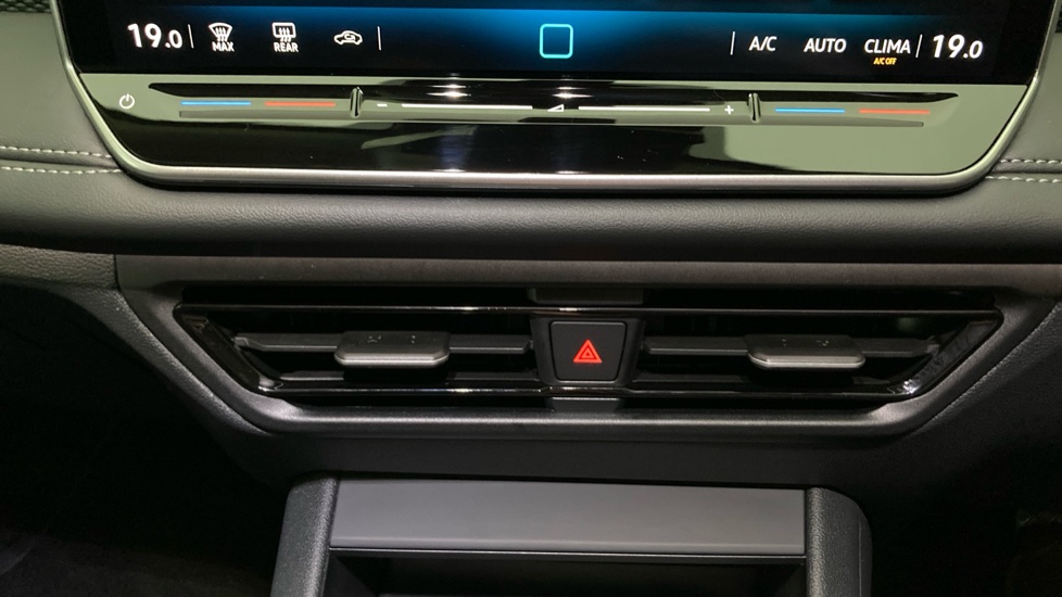 Volkswagen Tiguan 1.5 eTSI Match 5dr DSG Petrol Estate - Image 13