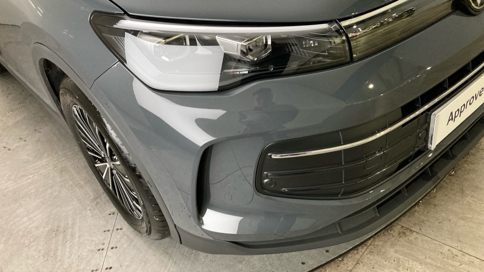 Volkswagen Tiguan 1.5 eTSI Match 5dr DSG Petrol Estate - Image 33