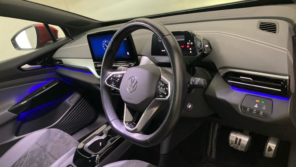 Volkswagen ID.4 109kW Life Pure 52kWh 5dr Auto [110kW Ch] Electric Estate - Image 6
