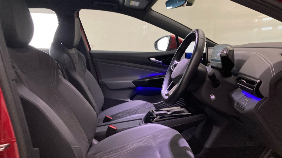 Volkswagen ID.4 109kW Life Pure 52kWh 5dr Auto [110kW Ch] Electric Estate - Image 15