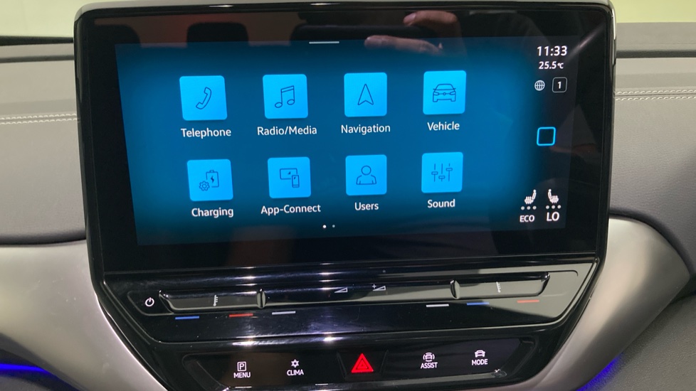 Volkswagen ID.4 109kW Life Pure 52kWh 5dr Auto [110kW Ch] Electric Estate - Image 21