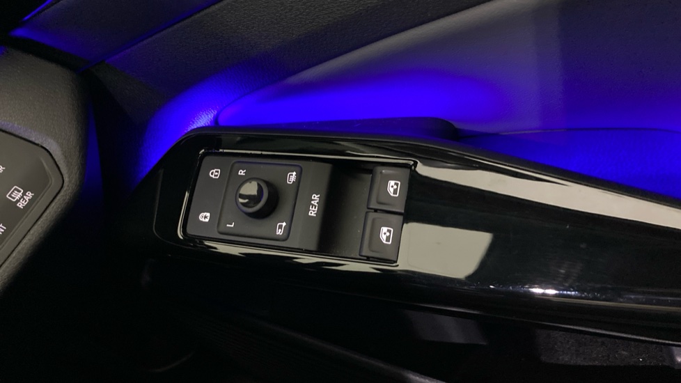 Volkswagen ID.4 109kW Life Pure 52kWh 5dr Auto [110kW Ch] Electric Estate - Image 26