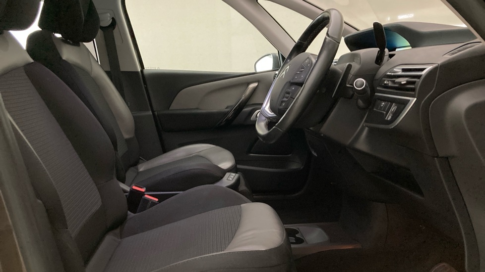 Citroen C4 Picasso 1.6 e-HDi 115 Airdream Exclusive+ 5dr ETG6 Diesel Estate - Image 15