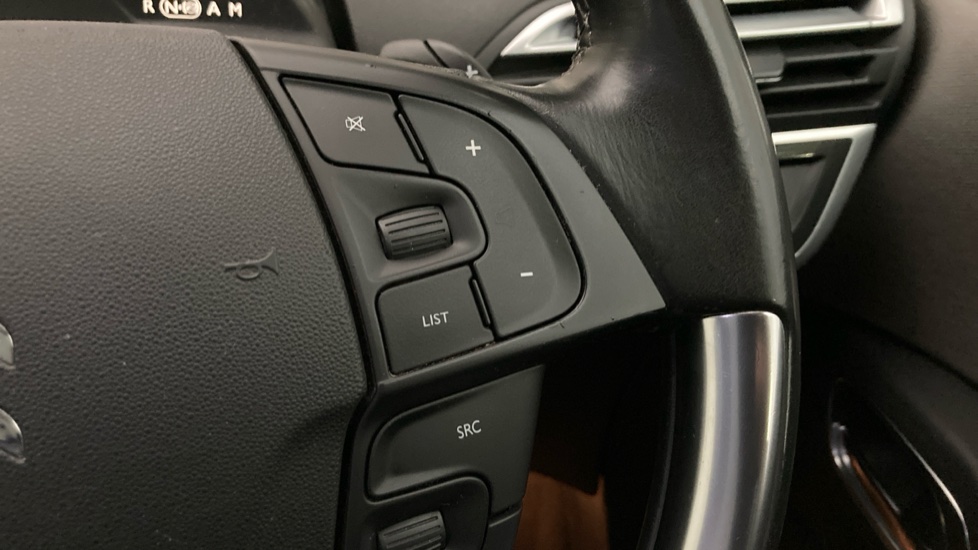 Citroen C4 Picasso 1.6 e-HDi 115 Airdream Exclusive+ 5dr ETG6 Diesel Estate - Image 18