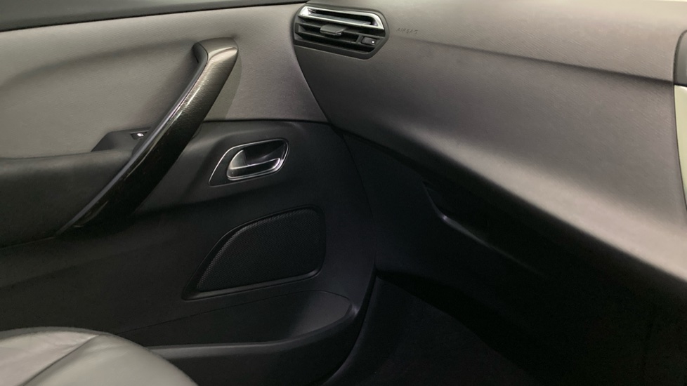 Citroen C4 Picasso 1.6 e-HDi 115 Airdream Exclusive+ 5dr ETG6 Diesel Estate - Image 28