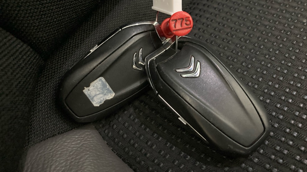 Citroen C4 Picasso 1.6 e-HDi 115 Airdream Exclusive+ 5dr ETG6 Diesel Estate - Image 30