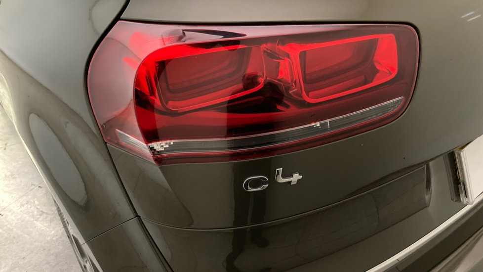 Citroen C4 Picasso 1.6 e-HDi 115 Airdream Exclusive+ 5dr ETG6 Diesel Estate - Image 34