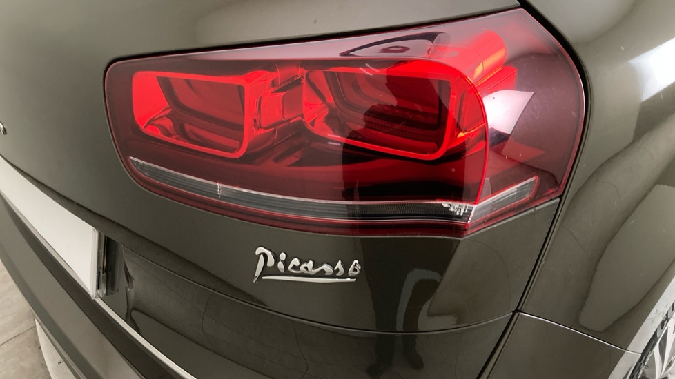 Citroen C4 Picasso 1.6 e-HDi 115 Airdream Exclusive+ 5dr ETG6 Diesel Estate - Image 35