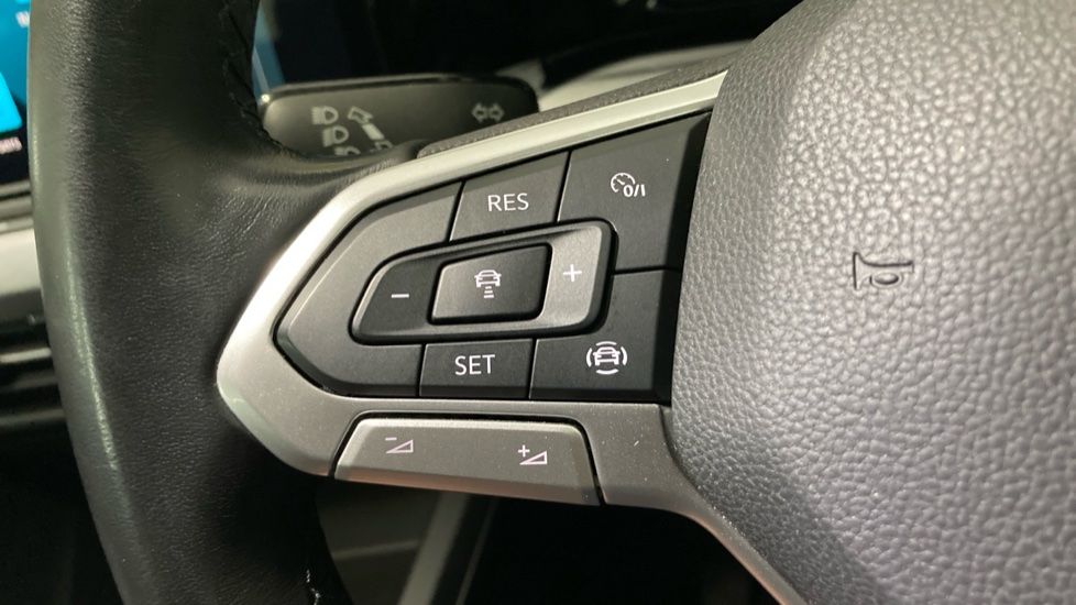 Volkswagen Golf 1.5 TSI Life 5dr Petrol Hatchback - Image 17