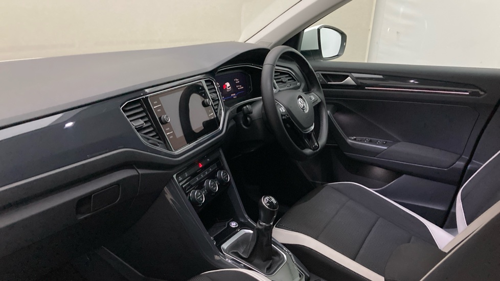 Volkswagen T-Roc 1.5 TSI EVO SEL 5dr Petrol Hatchback - Image 2