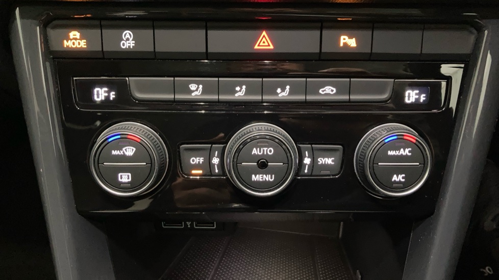 Volkswagen T-Roc 1.5 TSI EVO SEL 5dr Petrol Hatchback - Image 13