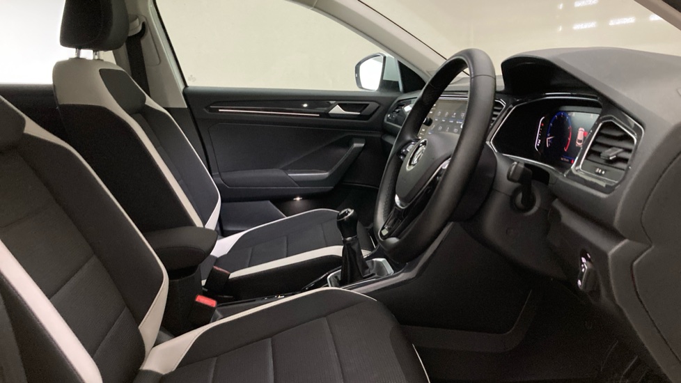 Volkswagen T-Roc 1.5 TSI EVO SEL 5dr Petrol Hatchback - Image 15