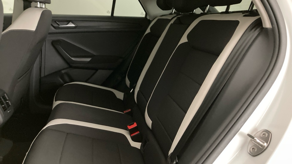 Volkswagen T-Roc 1.5 TSI EVO SEL 5dr Petrol Hatchback - Image 16