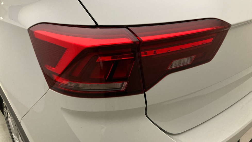 Volkswagen T-Roc 1.5 TSI EVO SEL 5dr Petrol Hatchback - Image 24