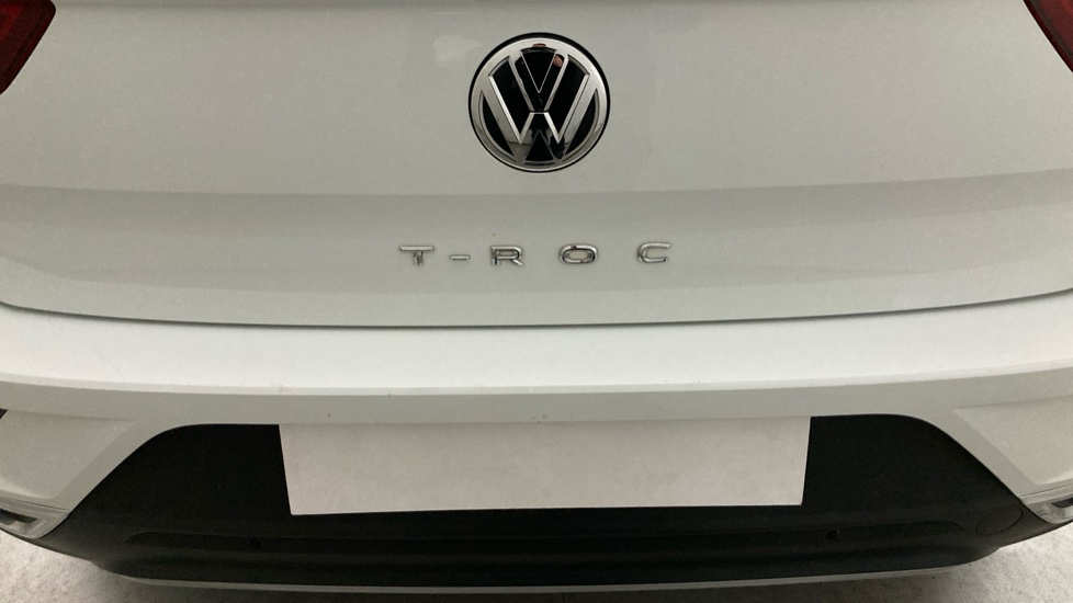 Volkswagen T-Roc 1.5 TSI EVO SEL 5dr Petrol Hatchback - Image 28