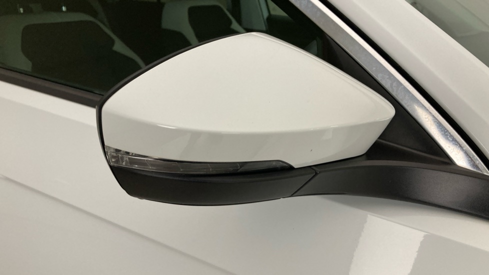 Volkswagen T-Roc 1.5 TSI EVO SEL 5dr Petrol Hatchback - Image 29