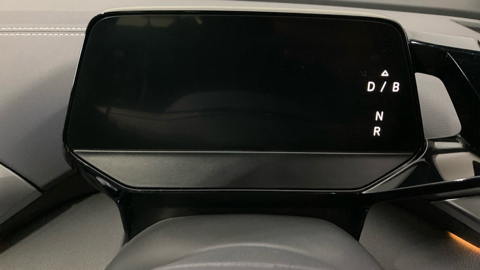 Volkswagen ID.4 109kW Life Pure 52kWh 5dr Auto [110kW Ch] Electric Estate - Image 11