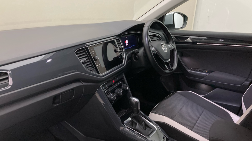Volkswagen T-Roc 2.0 TDI SEL 5dr DSG Diesel Hatchback - Image 2