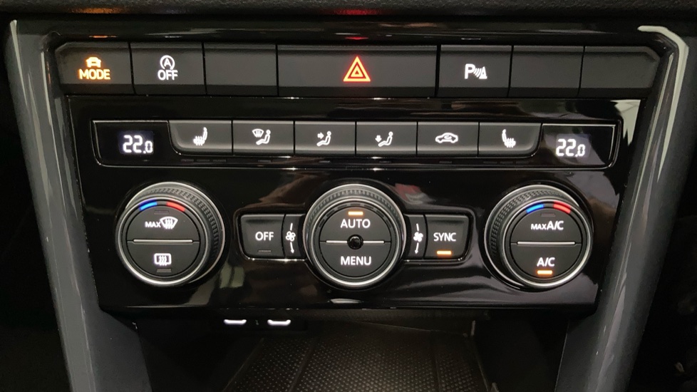 Volkswagen T-Roc 2.0 TDI SEL 5dr DSG Diesel Hatchback - Image 13