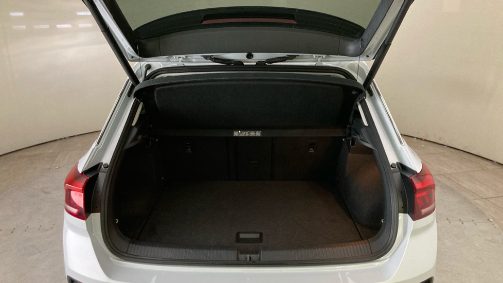 Volkswagen T-Roc 2.0 TDI SEL 5dr DSG Diesel Hatchback - Image 20