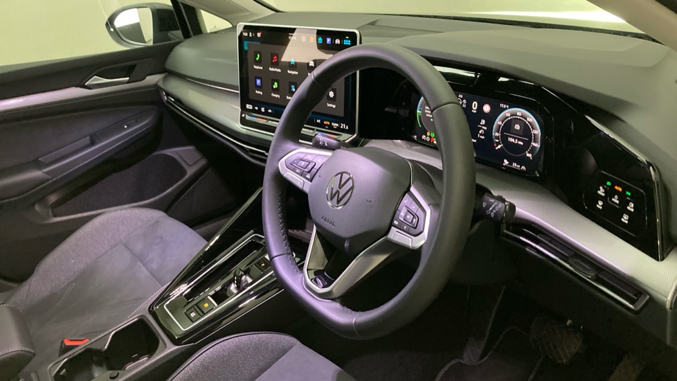 Volkswagen Golf 1.5 TSI 204 Style eHybrid 5dr DSG Hatchback - Image 6