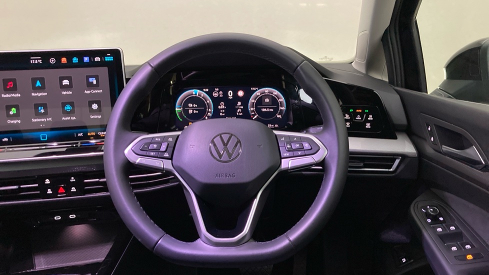 Volkswagen Golf 1.5 TSI 204 Style eHybrid 5dr DSG Hatchback - Image 10