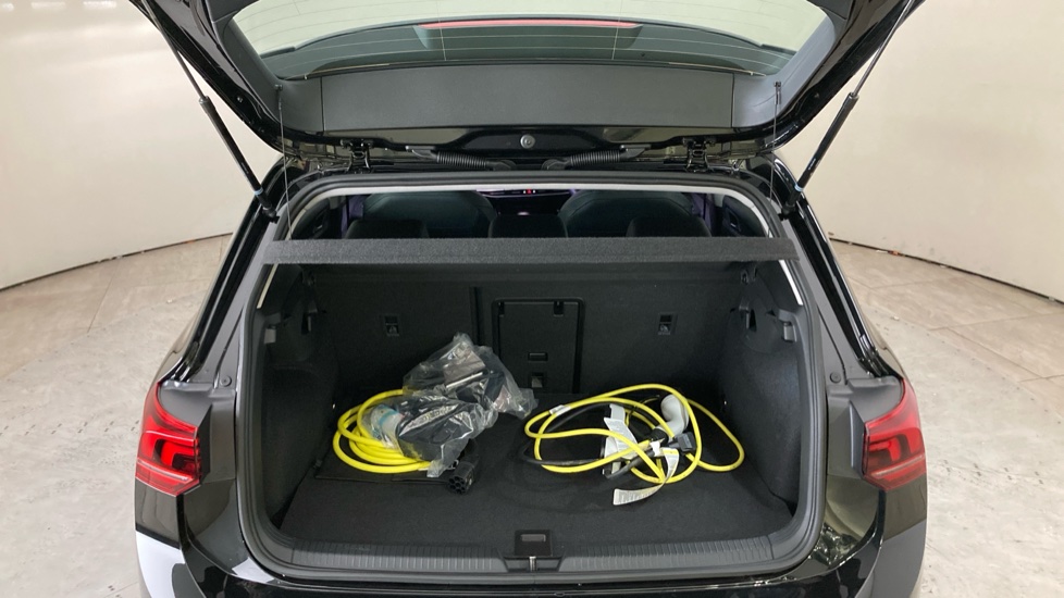 Volkswagen Golf 1.5 TSI 204 Style eHybrid 5dr DSG Hatchback - Image 20