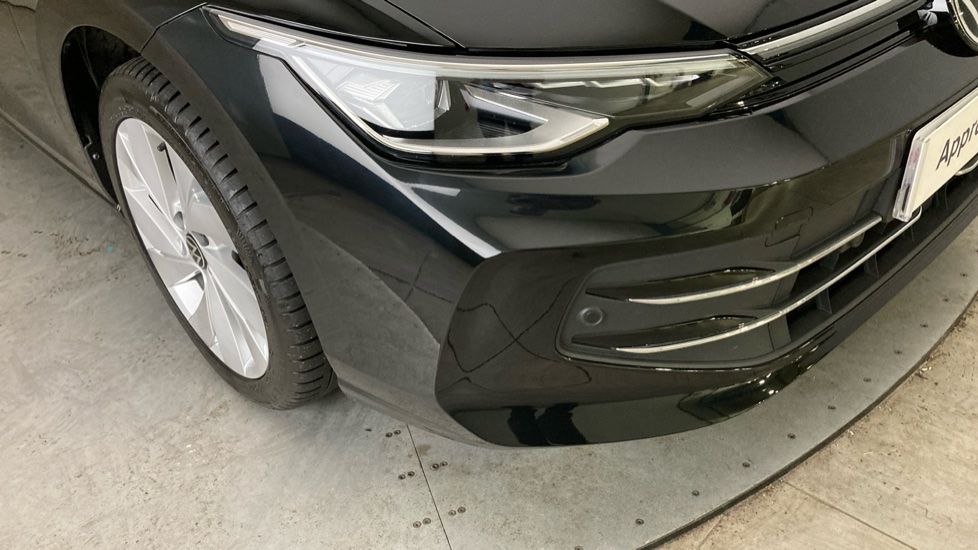 Volkswagen Golf 1.5 TSI 204 Style eHybrid 5dr DSG Hatchback - Image 32