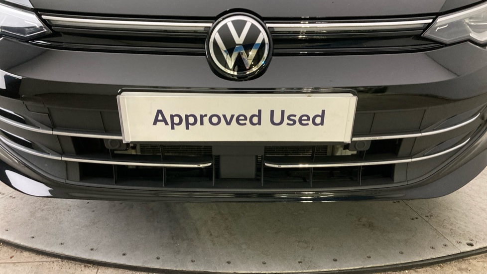 Volkswagen Golf 1.5 TSI 204 Style eHybrid 5dr DSG Hatchback - Image 34