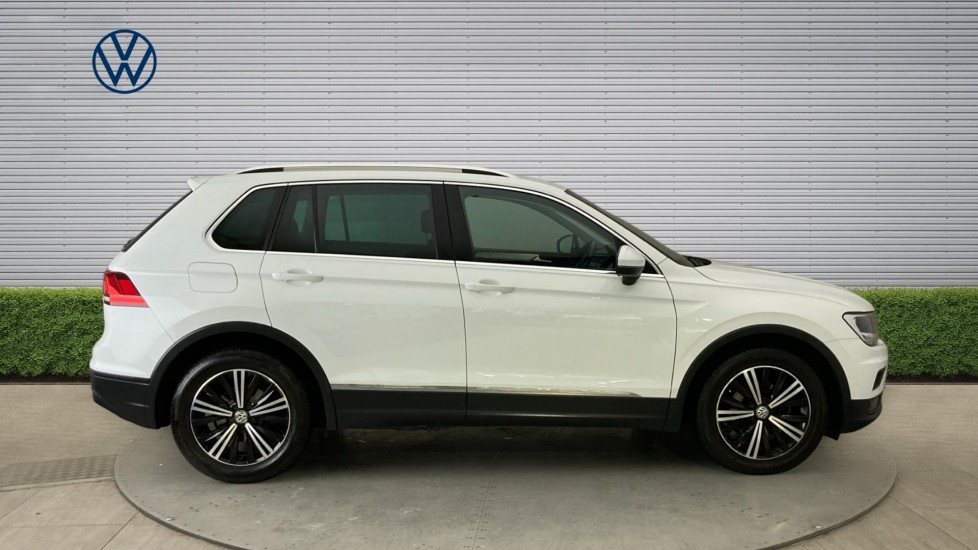Volkswagen Tiguan 1.4 TSi 125 SE Nav 5dr Petrol Estate - Image 4