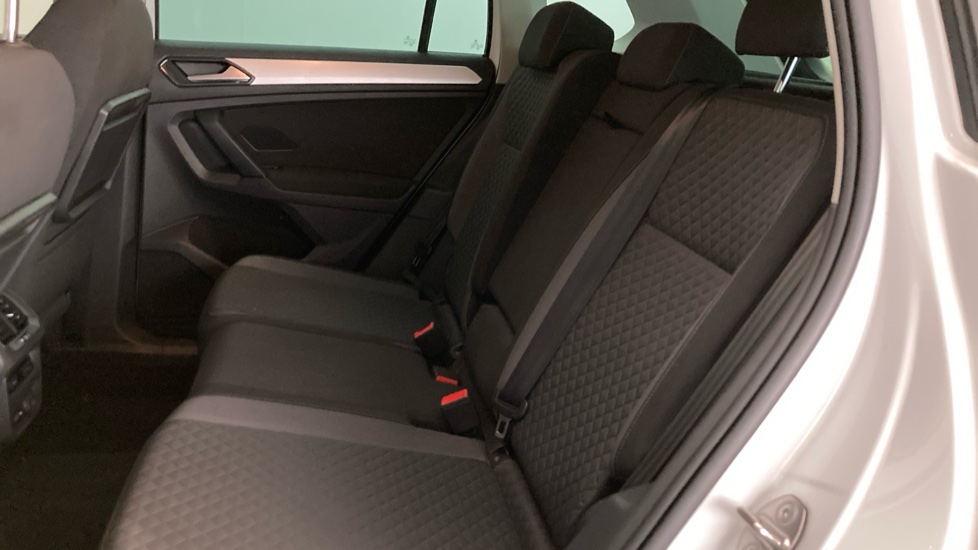 Volkswagen Tiguan 1.4 TSi 125 SE Nav 5dr Petrol Estate - Image 16