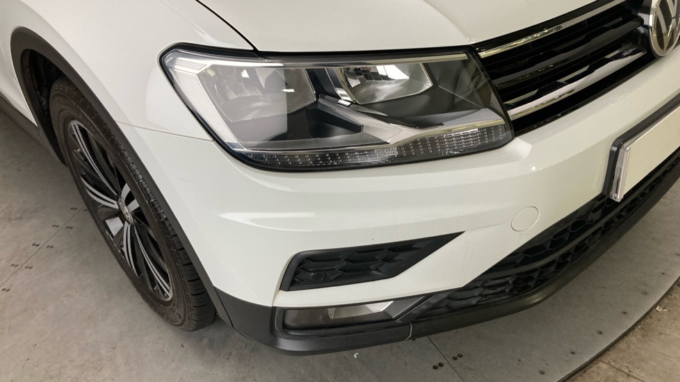 Volkswagen Tiguan 1.4 TSi 125 SE Nav 5dr Petrol Estate - Image 21