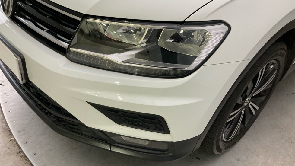 Volkswagen Tiguan 1.4 TSi 125 SE Nav 5dr Petrol Estate - Image 22