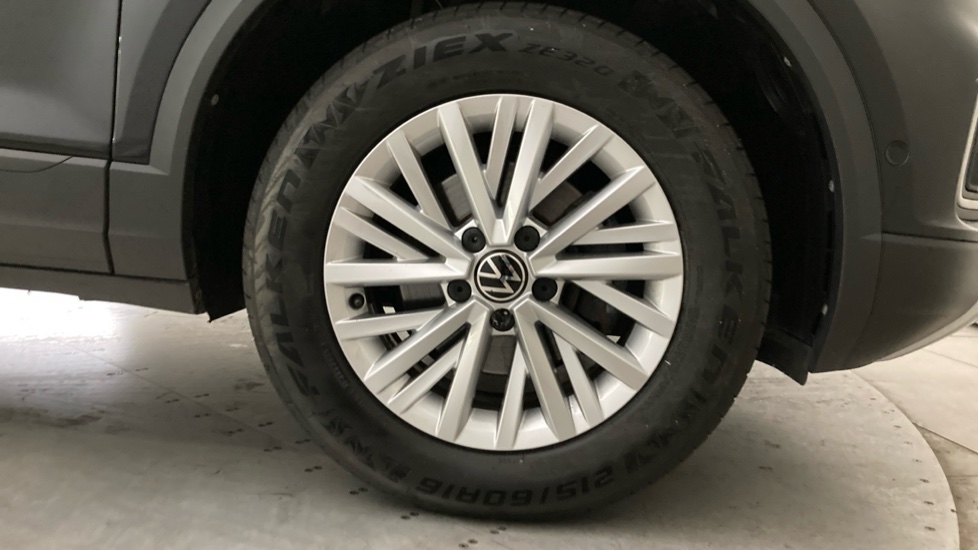 Volkswagen T-Roc 1.5 TSI Life 5dr Petrol Hatchback - Image 5